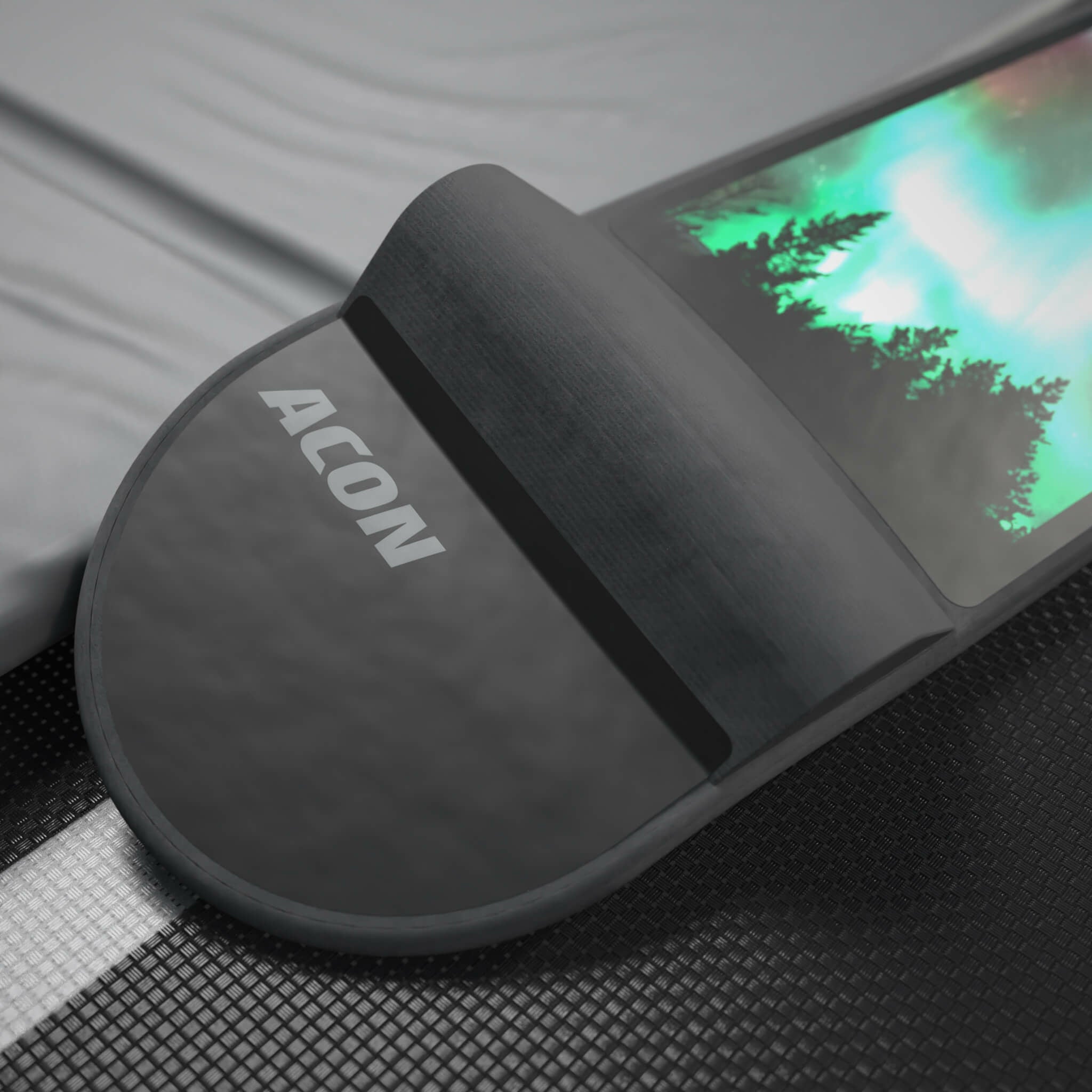 ACON Aurora trampoliiniskeittilauta päädystä.