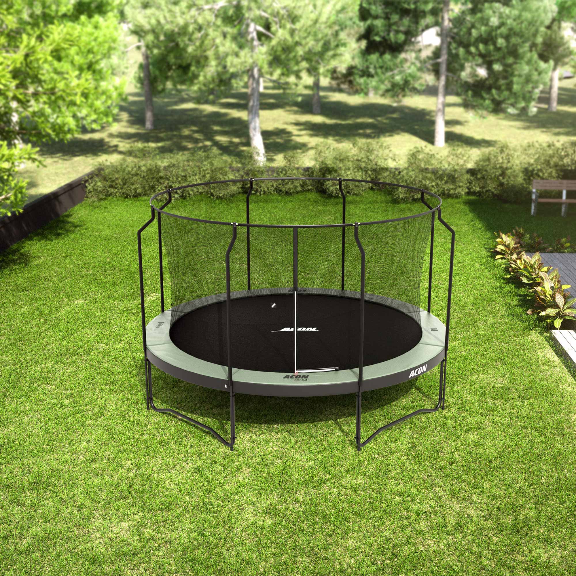 ACON Air 4,3m trampoliini Premium-turvaverkolla takapihalla.