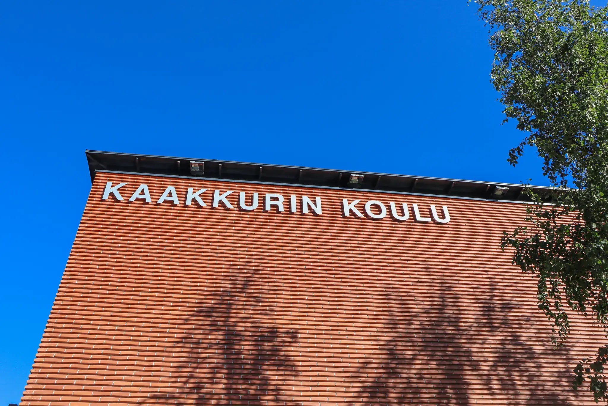 Kaakkurin koulun rakennus. 