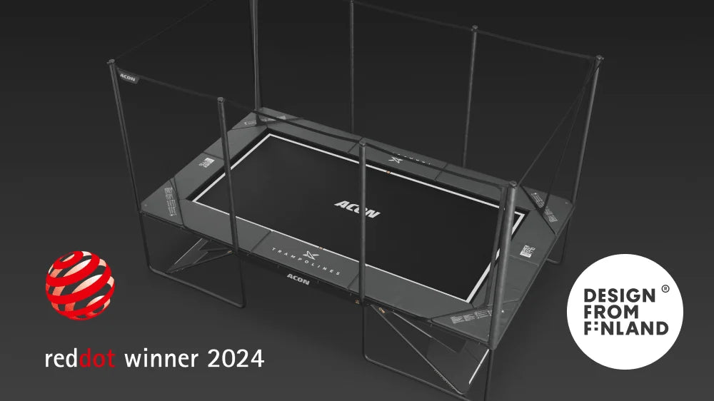 Acon X -suorakulmainen trampoliini, Red Dot Award Winner 2024 -logo ja Design from Finland -merkki.