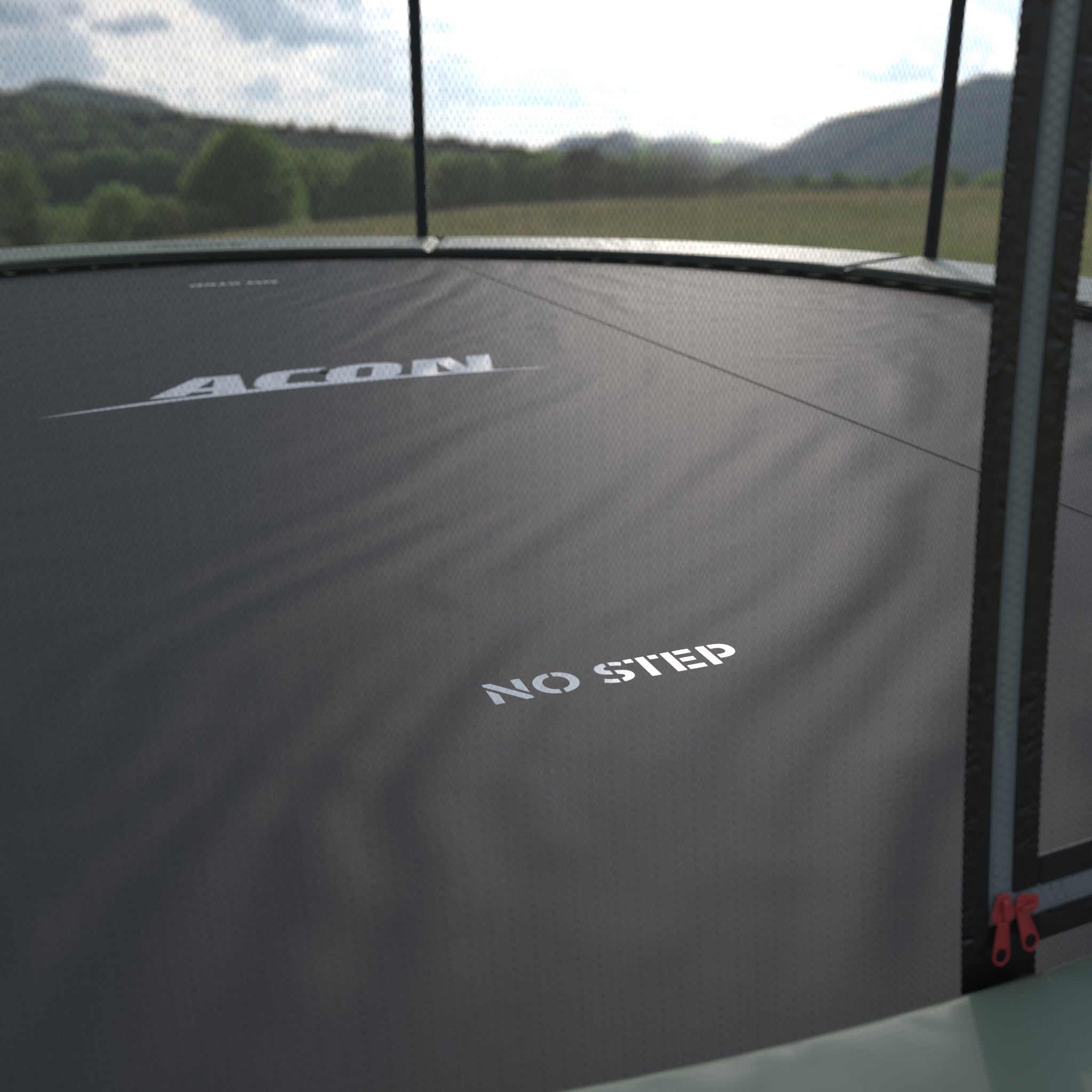 Yksityiskohta Acon trampoliinin sääsuojasta asennettuna