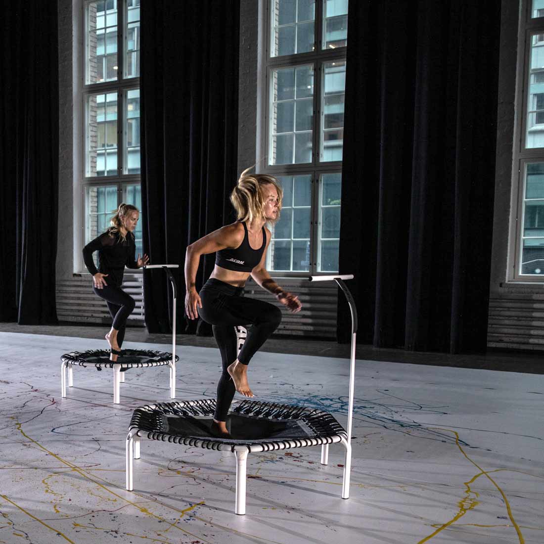 Training with hexagonal fit trampoline